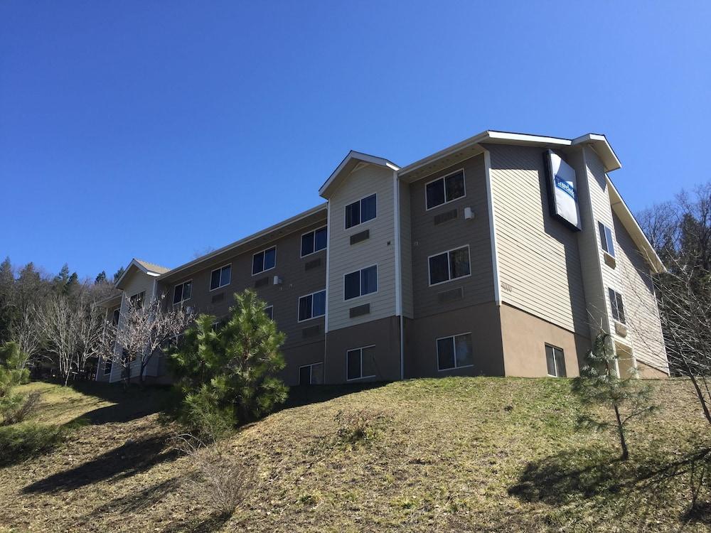 Travelodge By Wyndham Dunsmuir Exterior photo