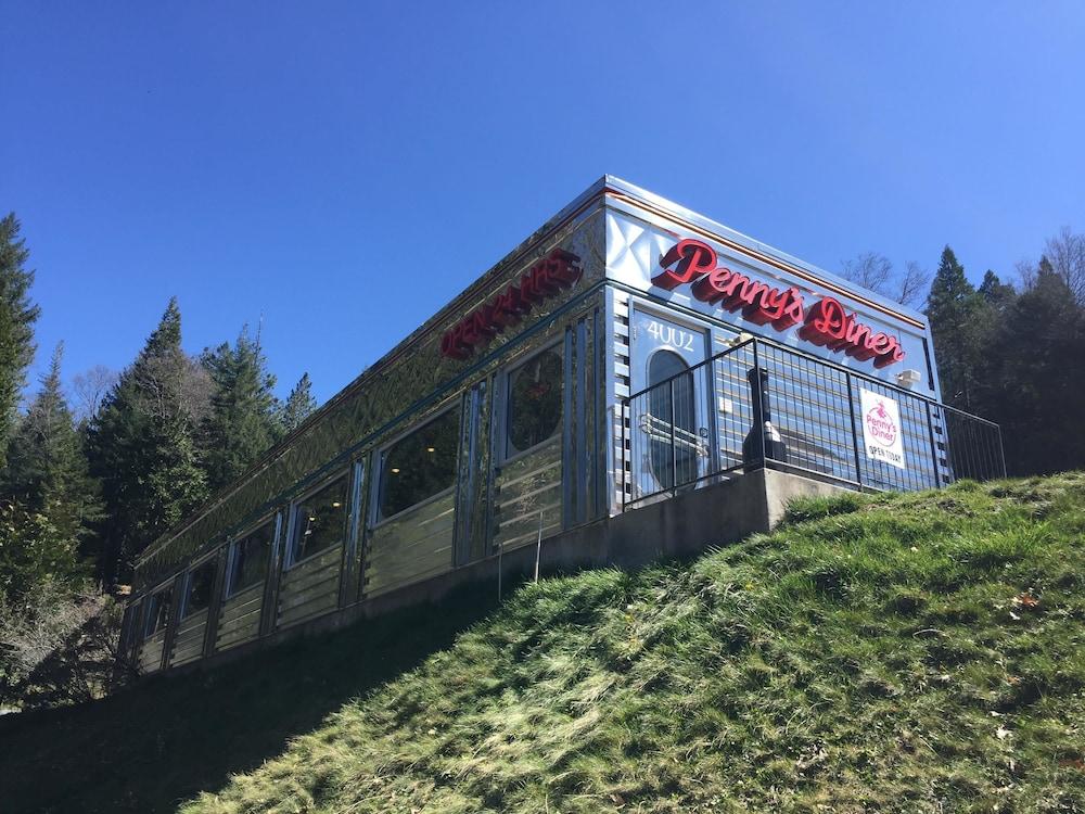 Travelodge By Wyndham Dunsmuir Exterior photo